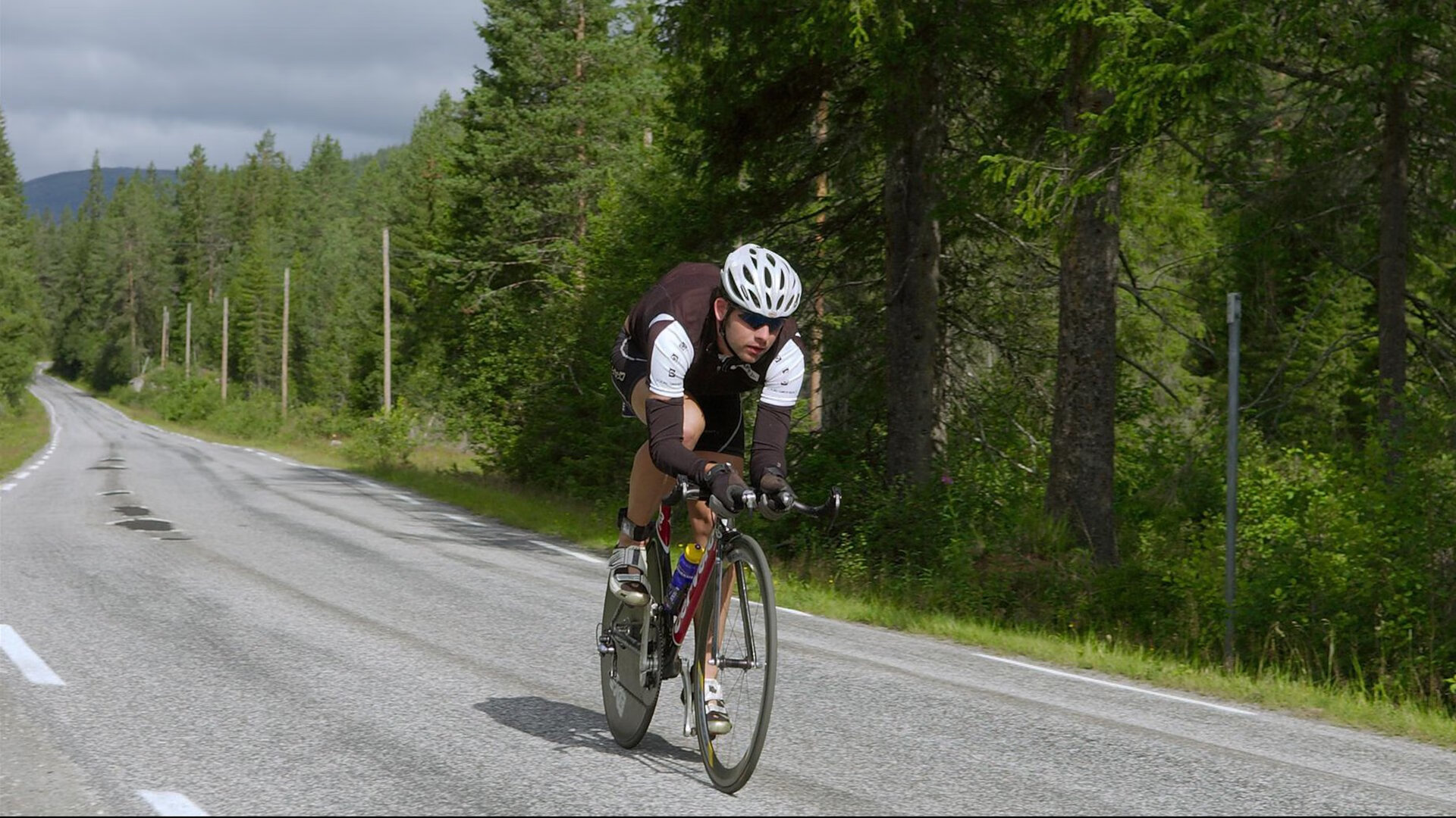 热议F1赛车极速背后的工程团队，f1赛车极速测试